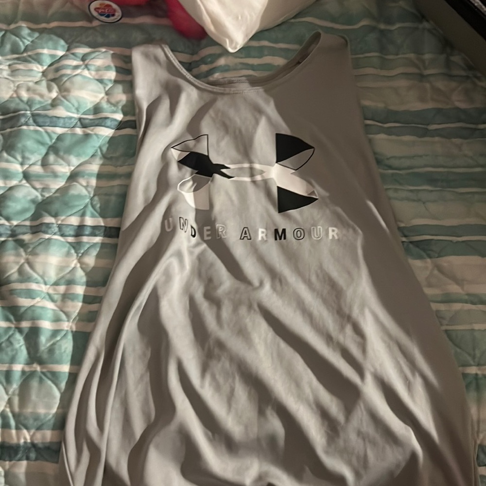 UNDER ARMOUR TANK TOP SIZE L YOUTH